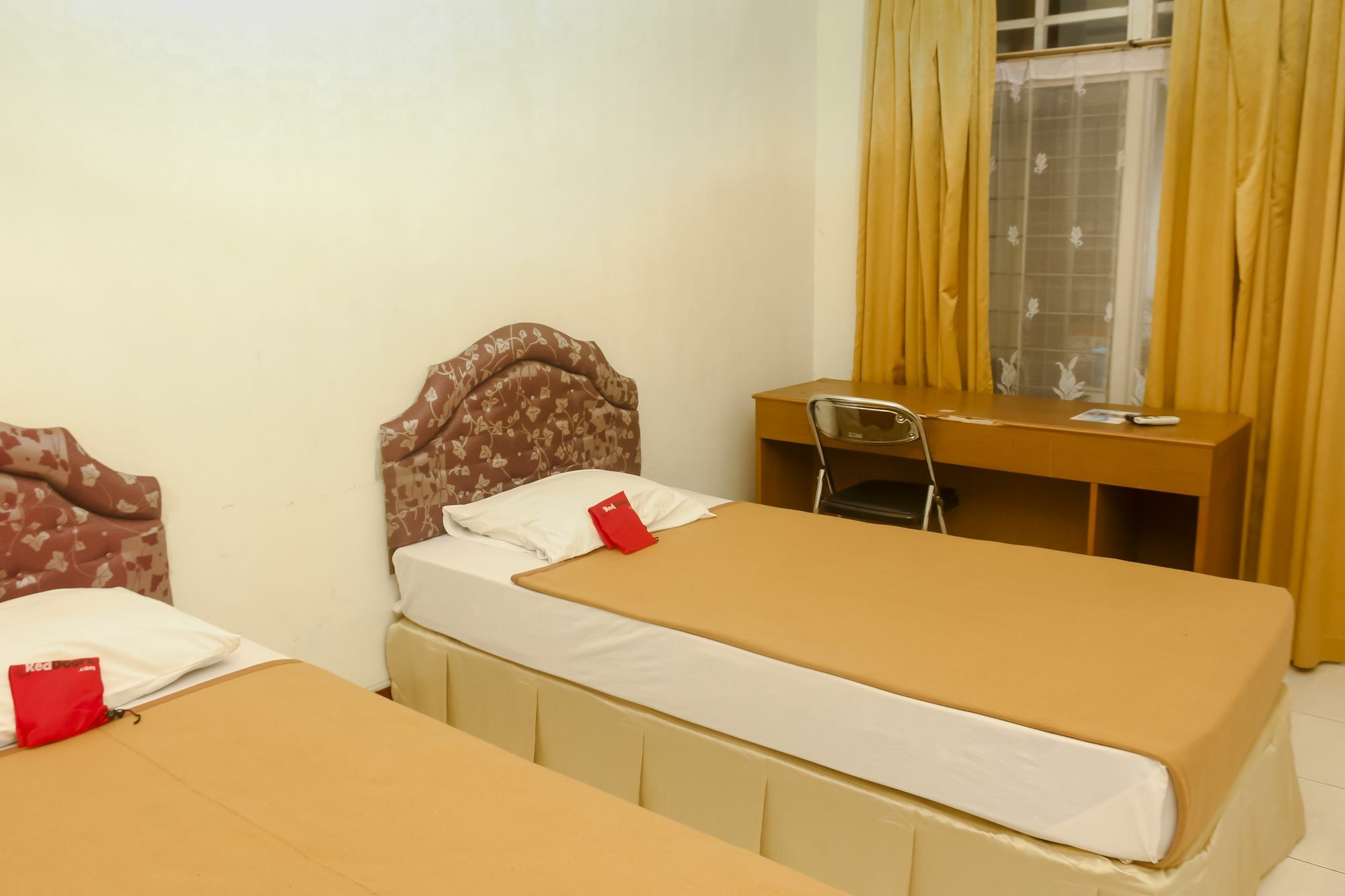 Reddoorz Plus @ Pejanggik Mataram Dış mekan fotoğraf