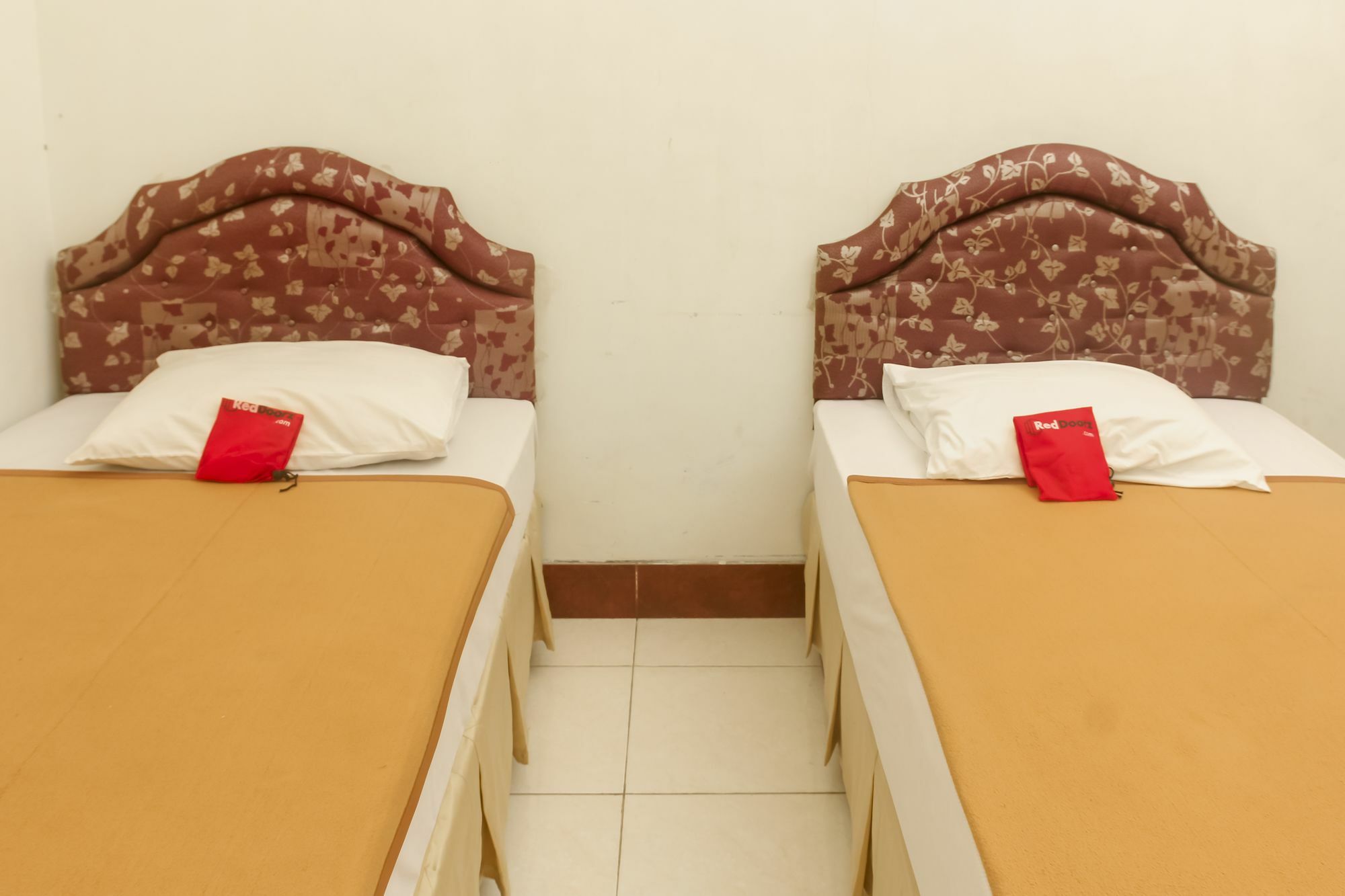 Reddoorz Plus @ Pejanggik Mataram Dış mekan fotoğraf